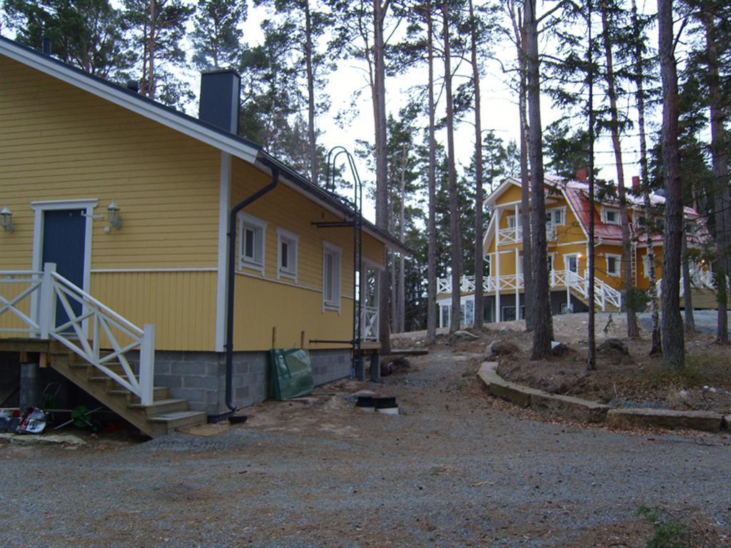 Villa Harald - Beachfront Hitis Номер фото