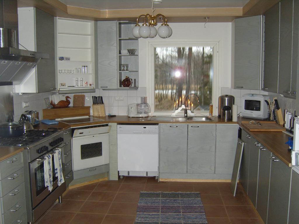 Villa Harald - Beachfront Hitis Номер фото