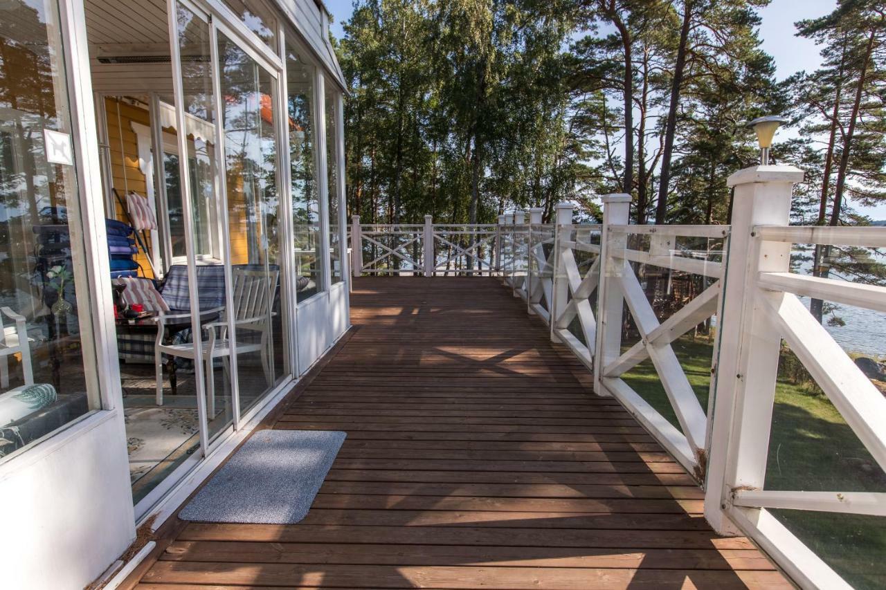 Villa Harald - Beachfront Hitis Экстерьер фото