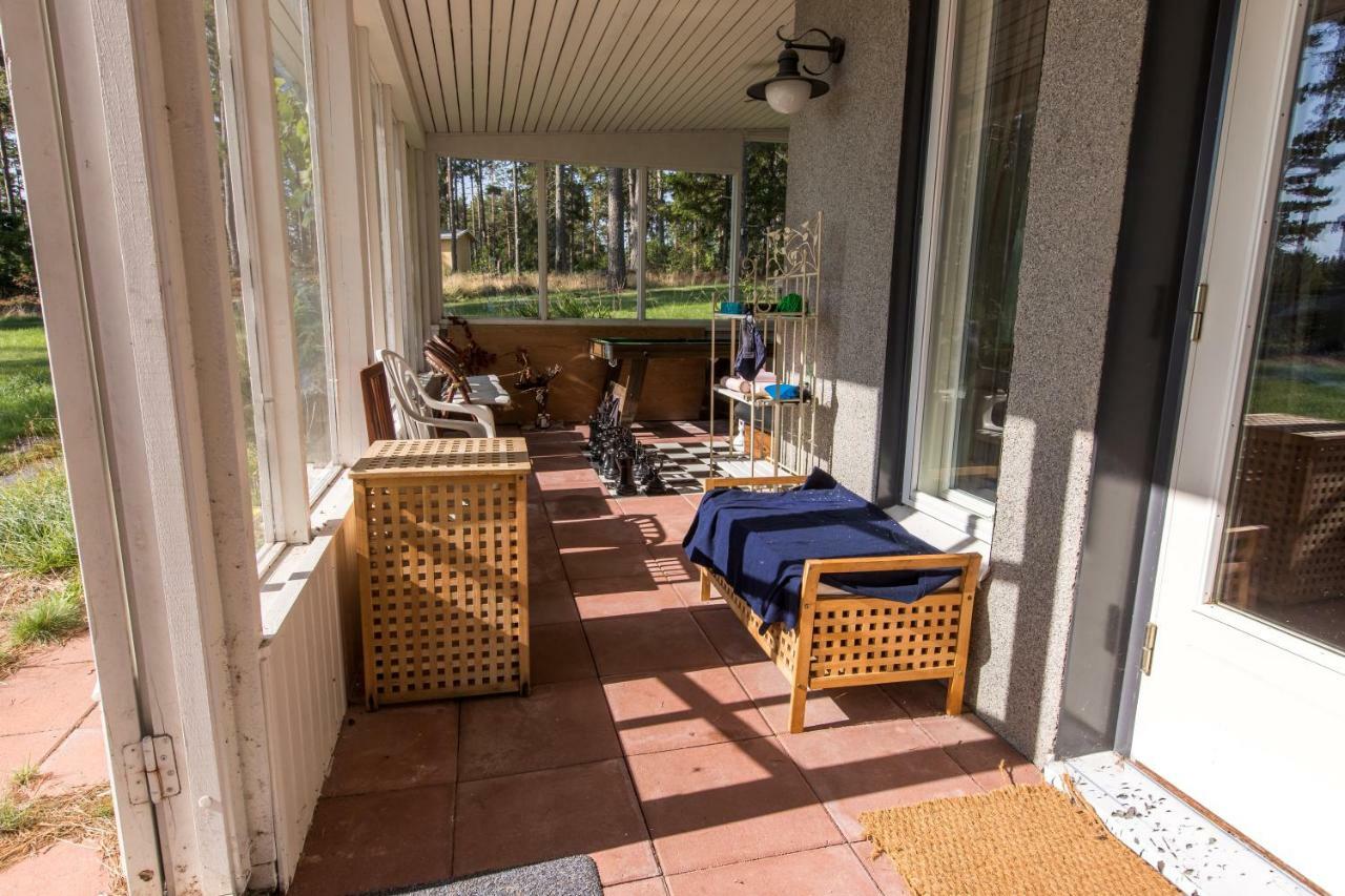 Villa Harald - Beachfront Hitis Экстерьер фото