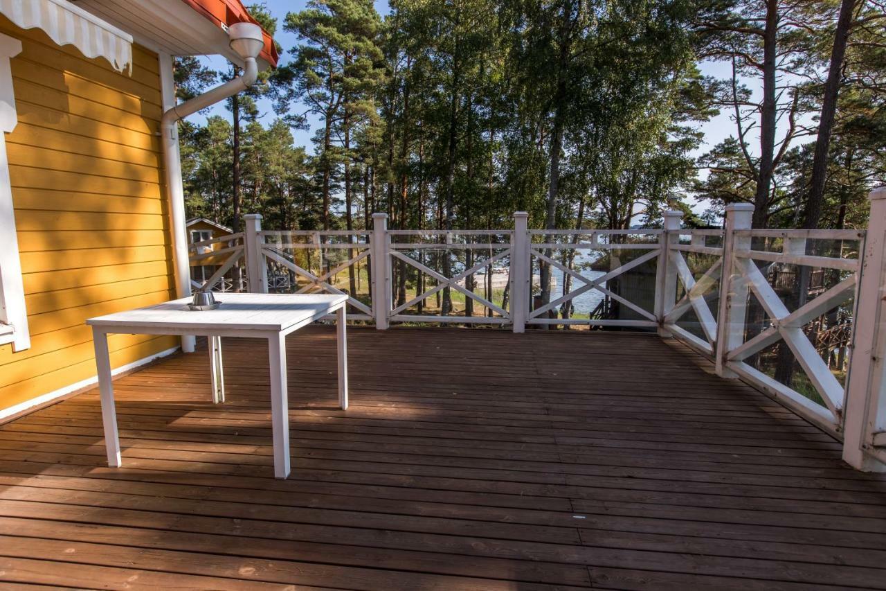 Villa Harald - Beachfront Hitis Экстерьер фото