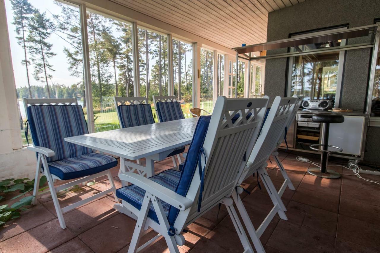 Villa Harald - Beachfront Hitis Экстерьер фото