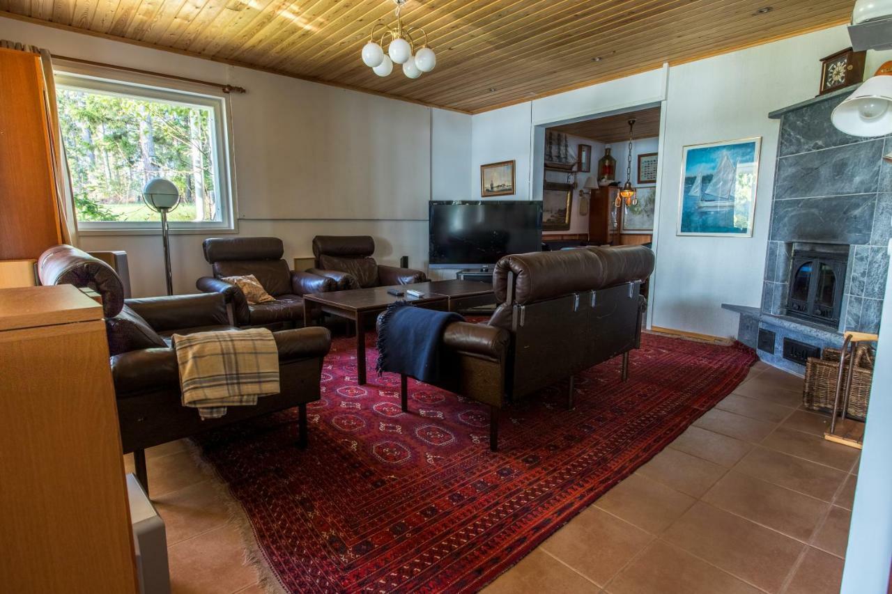 Villa Harald - Beachfront Hitis Экстерьер фото