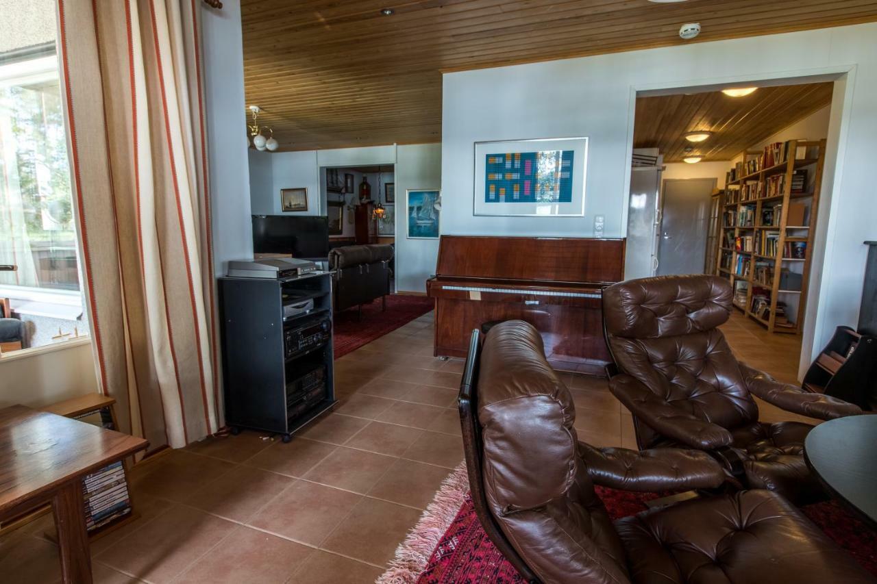 Villa Harald - Beachfront Hitis Экстерьер фото