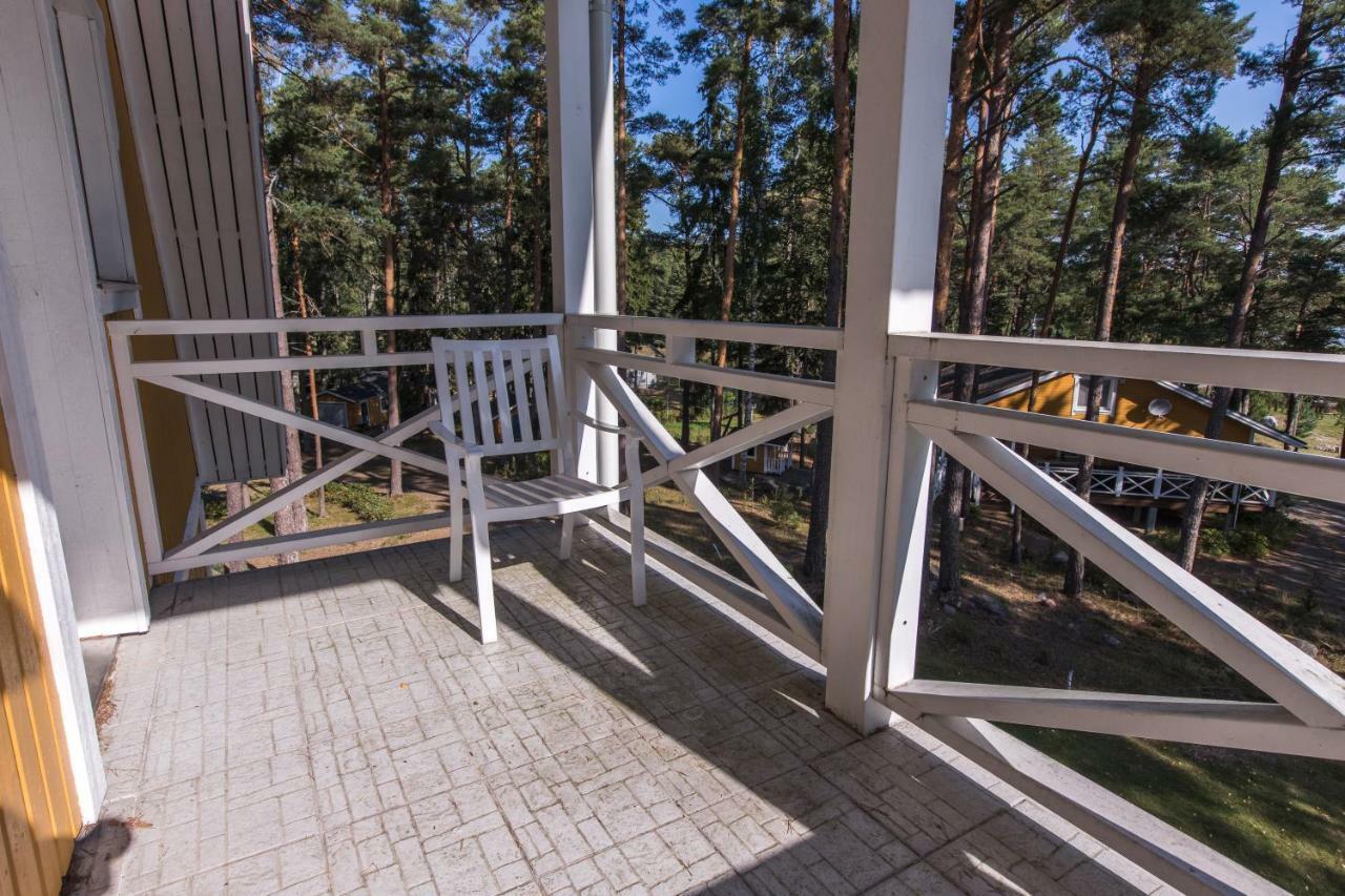 Villa Harald - Beachfront Hitis Экстерьер фото