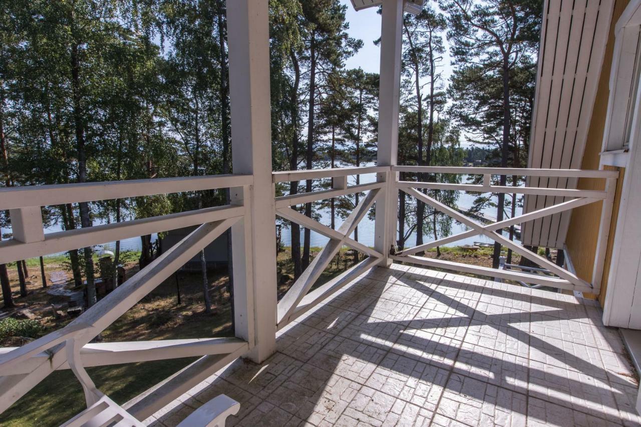 Villa Harald - Beachfront Hitis Экстерьер фото