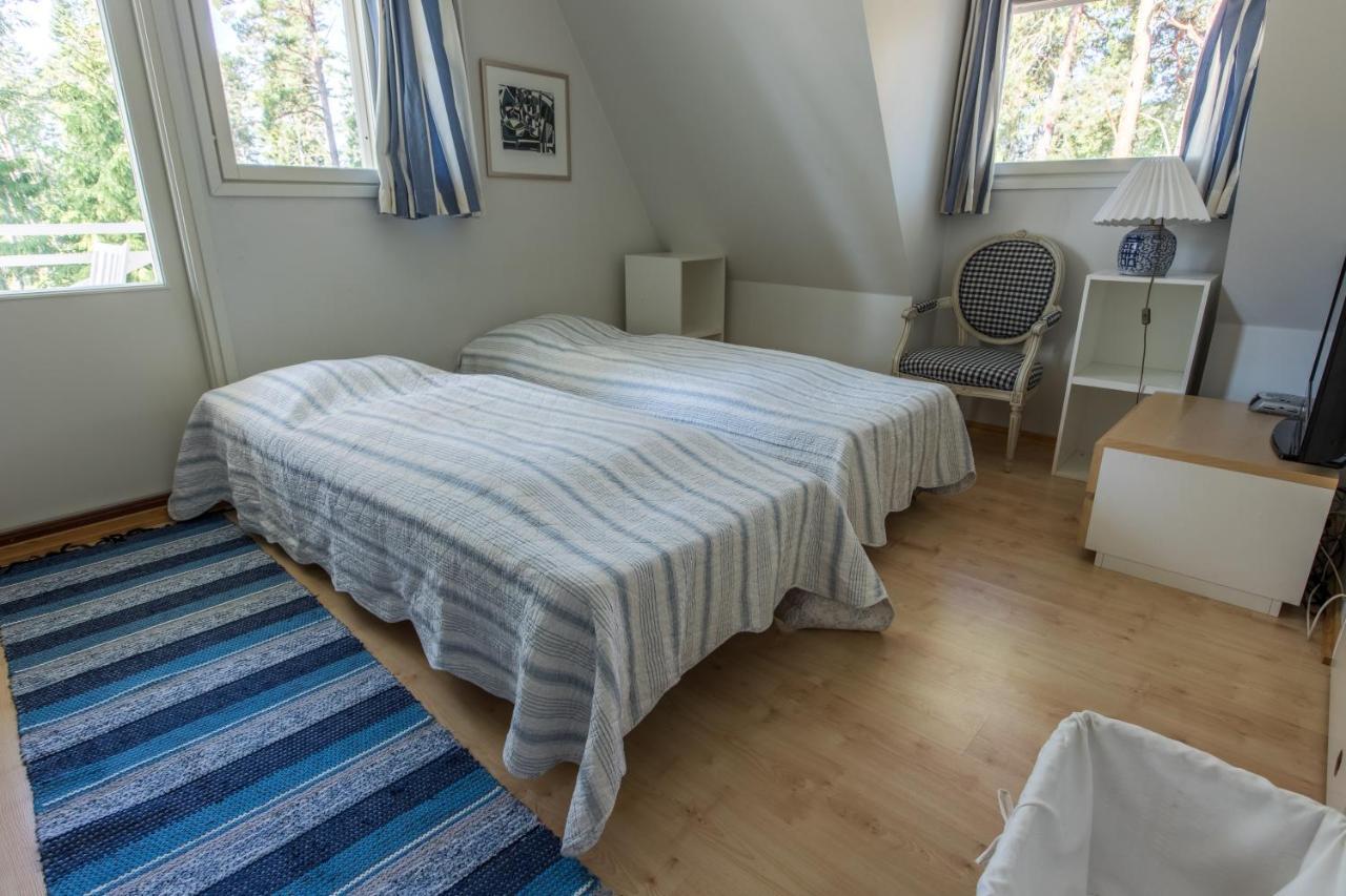 Villa Harald - Beachfront Hitis Экстерьер фото