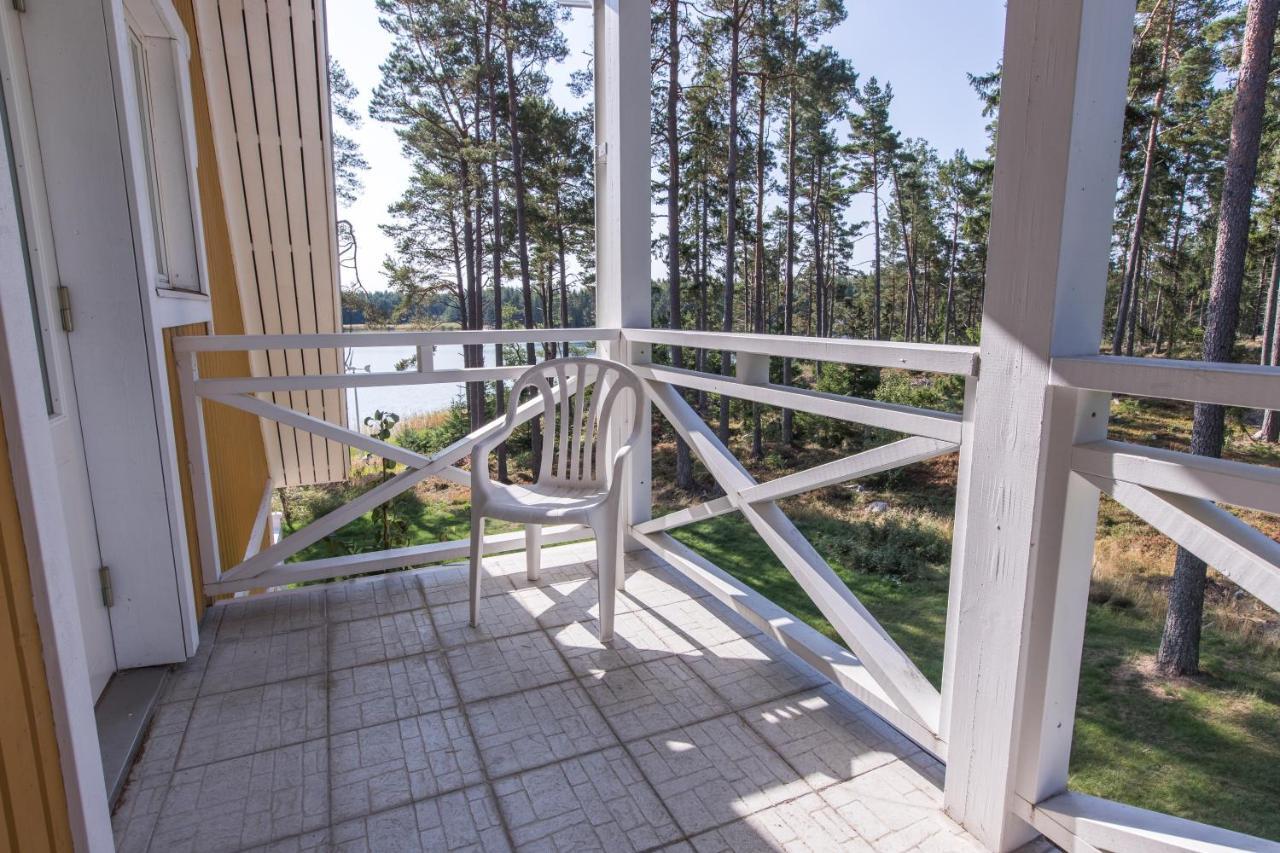 Villa Harald - Beachfront Hitis Экстерьер фото